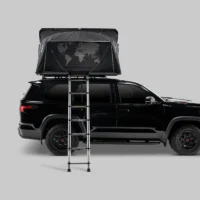 Skycamp 4.0 Quad avoin, sivulta katsottuna tikkaiden kanssa